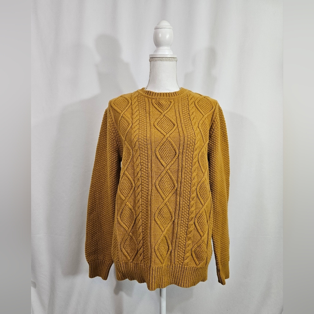 Old Navy gold cable knit sweater women's size medium